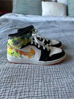 Nike Air Jordan 1 Mid SE Paint Drip Sneakers Youth 6Y Women’s 7.5 Multicolor